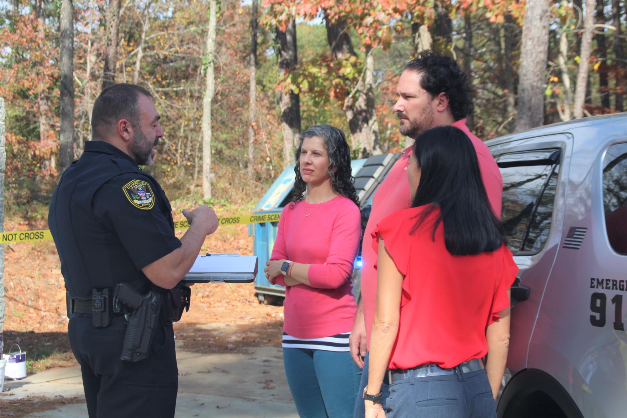 Officer talking with witnesses1